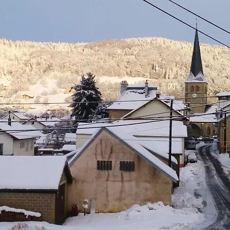 Σπίτι διακοπών Maison De 2 Chambres Avec Jardin Amenage Et Wifi A D'ajol